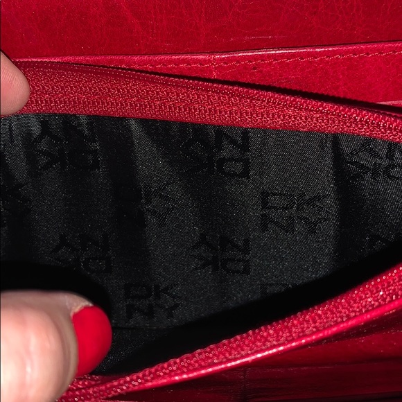NBW DKNY wallet - Picture 4 of 5